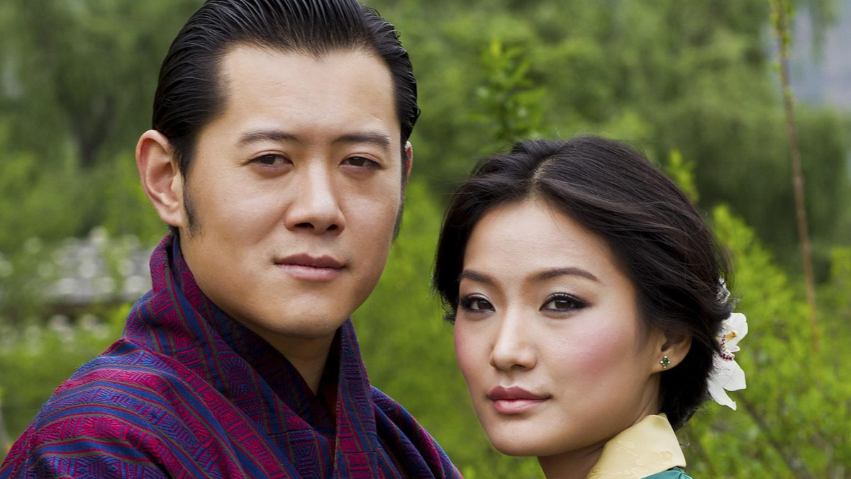 Monarcha malowniczego himalajskiego Bhutanu ogłosił plany matrymonialne. 31-letni Jigme Khesar Namgyel Wangchuck (Dżigme Kesar Namgyal Wangcz‘uk) wykształcony w Oksfordzie, poślubi w tym roku 20-letnią dziewczynę z ludu.