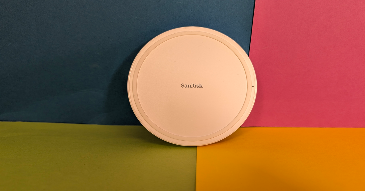 Sandisk Ixpand Kablosuz Şarj Pad'i testte