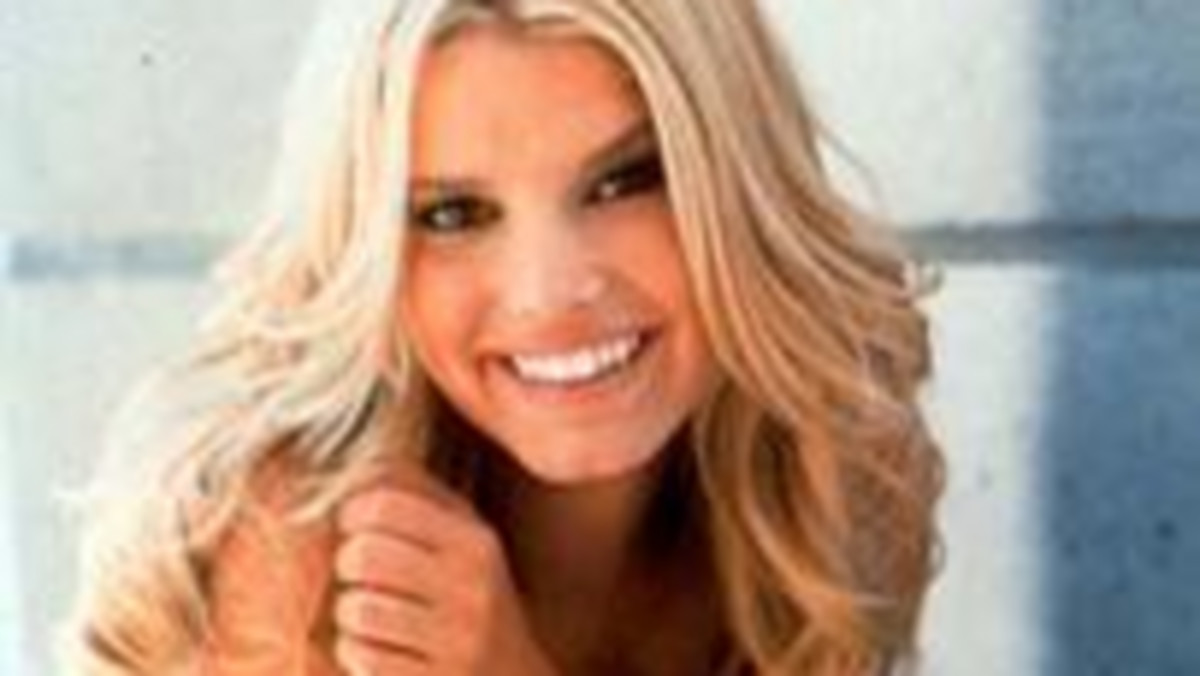 Jessica Simpson spędzi trzecią rocznicę swojego ślubu samotnie w Afryce.