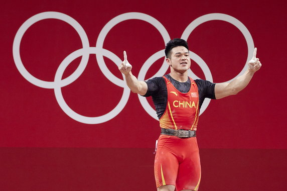 Shi Zhiyong (Chiny, dwubój do 73 kg)