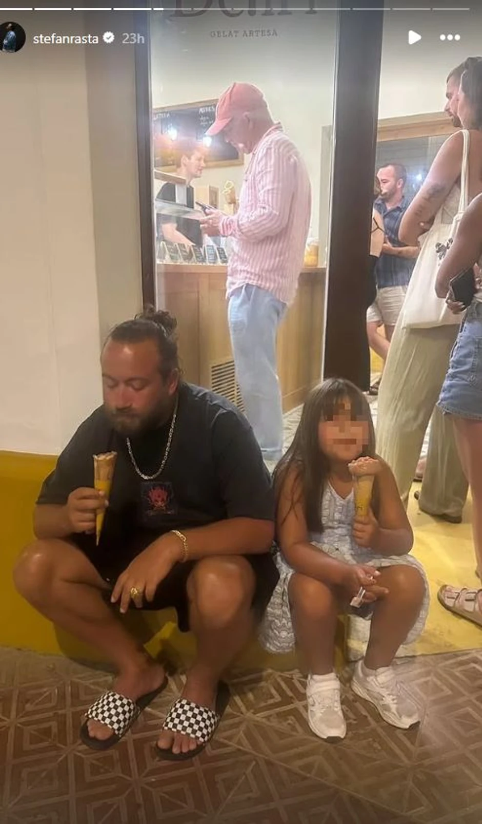 Rasta sa ćerkom na putovanju