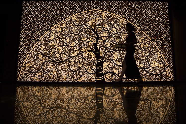 Ten rodzaj inteligencji opiera się na ludzkiej skłonności do zadawania tzw. wielkich pytań: Dlaczego żyjemy i umieramy? Skąd pochodzimy? Czym jest miłość? Skąd się biorą wojny? Etc. Charakteryzują się nią wielcy filozofowie, przywódcy religijni i duchowi. Jej przejawy można obserwować w sztuce, literaturze, filozofii, religii. Choć może wydawać się najbardziej ulotna ze wszystkich, inteligencja egzystencjalna występuje u ludzi wszystkich kultur, bez względu na szerokość geograficzną.