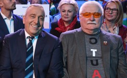 Schetyna: Wałęsa poprze Koalicję Obywatelską. Zagłosuje na swojego syna