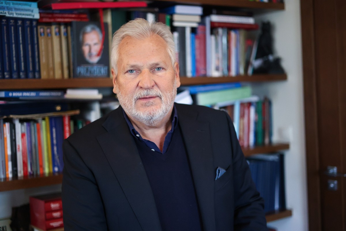 Aleksander Kwaśniewski podczas wywiadu
