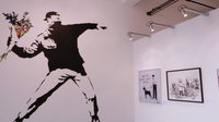 drMáriás elárulta, melyik a kedvenc alkotása a Banksy-kiállításon + videó