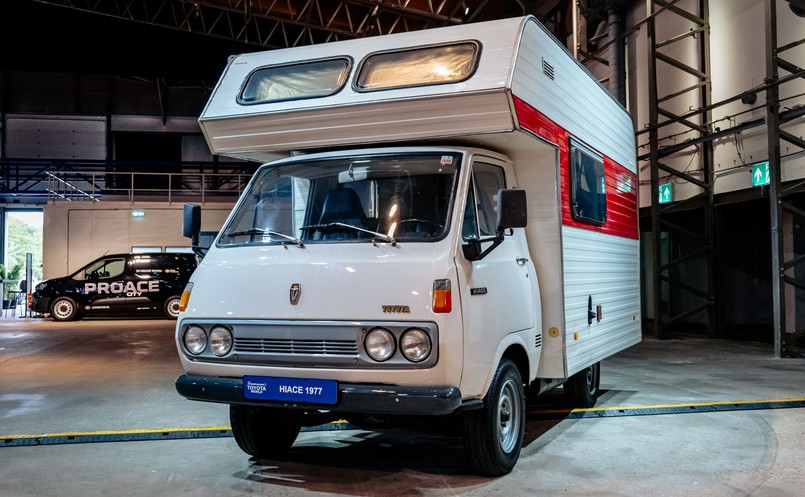 Toyota Hiace jako kamper z 1977 roku