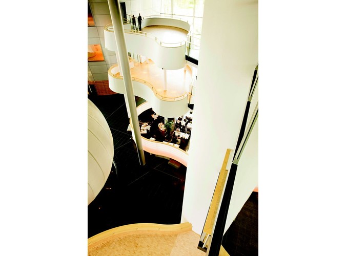 Szklana fabryka Volkswagena w Dreźnie kończy 10 lat