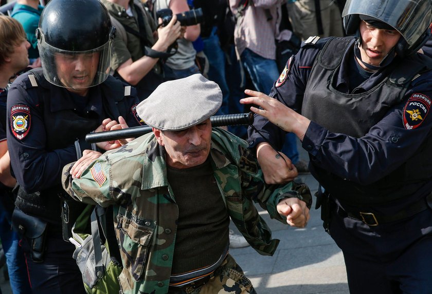 Protesty w kilkudziesięciu miastach. Zatrzymano ponad tysiąc osób