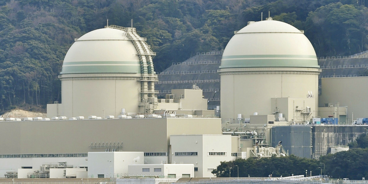Japonia. Elektrownia atomowa w mieście Takahama. 