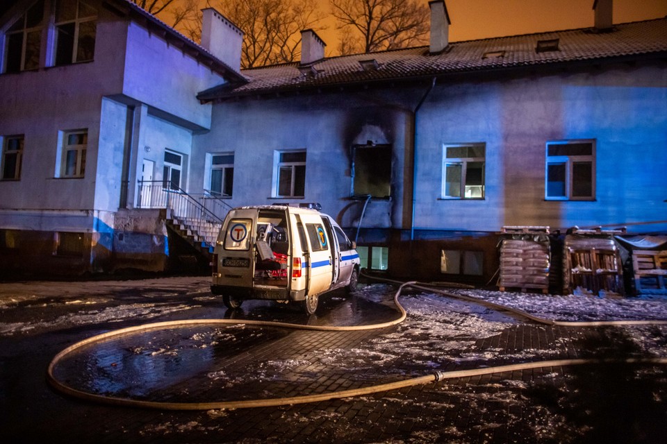 Pożar w hospicjum, straż pożarna na miejscu