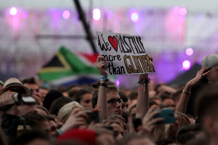 Publiczność podczas koncertu Bastille na Open'er 2015 / fot. Joanna Combik