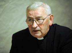 Biskup Pieronek wzywa Kaczyńskiego do spowiedzi