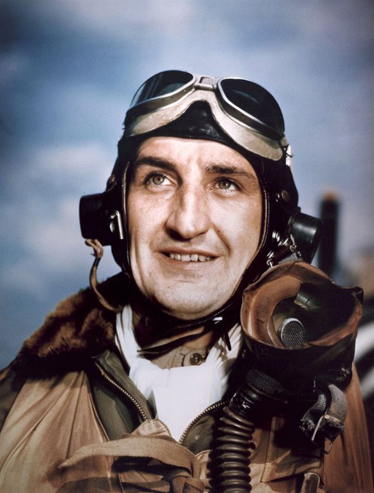 Francis Stanley „Gabby” Gabreski vel Franciszek Gabryszewski, amerykański pilot polskiego pochodzenia, as myśliwski, który w trakcie II wojny światowej zestrzelił 28 wrogich samolotów (domena publiczna).