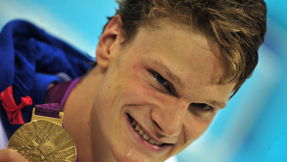 Őrizetbe vették a kétszeres olimpiai bajnok úszót: kiskorú megerőszakolásával vádolják