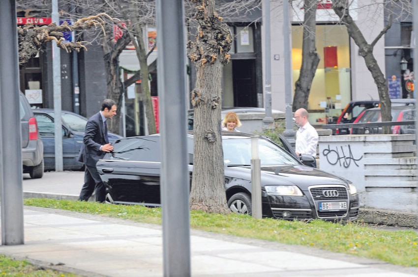 Cilj: Ništa lepše od vladine limuzine