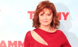 Miłość odmładza? (Prawie) babcia Susan Sarandon w doskonałej formie [ZDJĘCIA]