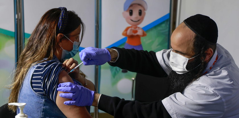 Dane z Izraela dają nadzieję. Jaka skuteczność szczepionki?