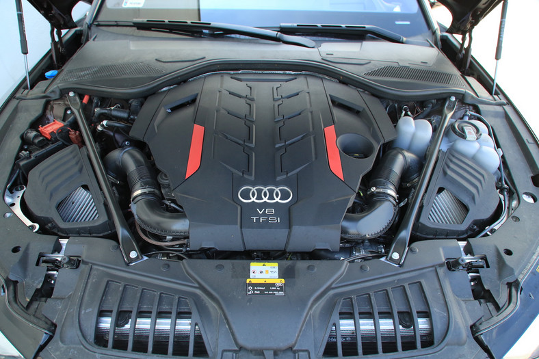 Audi S8