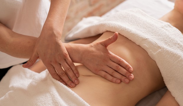 Limfna drenaža je nežna masaža tela koja pokreće limfnu tečnost kroz telo