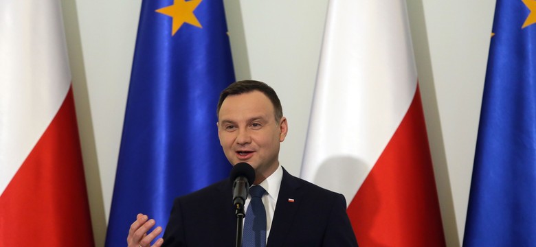 Prezydent popiera odebranie lotnisku imienia Lecha Wałęsy? Kancelaria szybko kasuje tweet, winna się przyznaje [MAMY ZDJĘCIE]