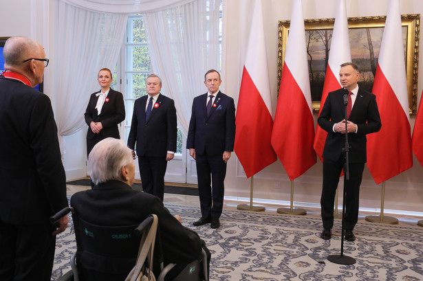 Prezydent Polski wręczył odznaczenia państwowe
