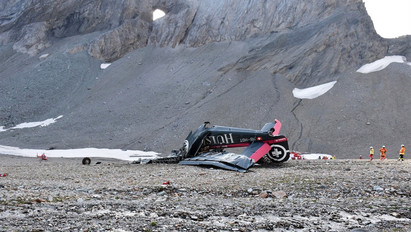 Megrázó fotók a Svájcban földbecsapódott repülőgépről, rengetegen meghaltak