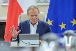 Tusk: Trwa atak rosyjskich hakerów na strony PO