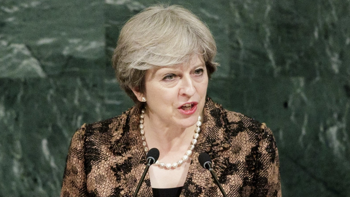 Eksperci ds. polityki europejskiej ocenili, że brytyjska premier Theresa May powinna przedstawić konkretne rozwiązania dotyczące planowanego wyjścia z Unii Europejskiej, jeśli chce liczyć na przełom w negocjacjach ws. Brexitu.