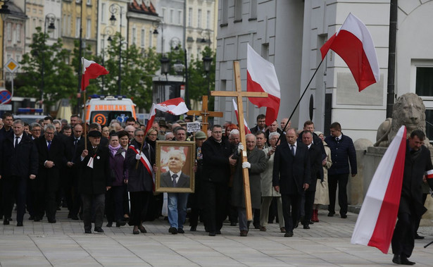 "Chcę was zapewnić, że my tę walkę wygramy, wygraliśmy wtedy z Palikotem, zwyciężamy i będziemy zwyciężać nadal" - podkreślił Kaczyński.