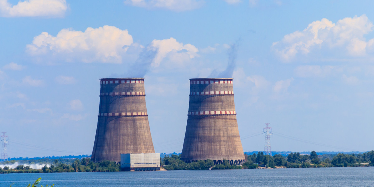 Wieże chłodnicze elektrowni jądrowej Zaporoże.