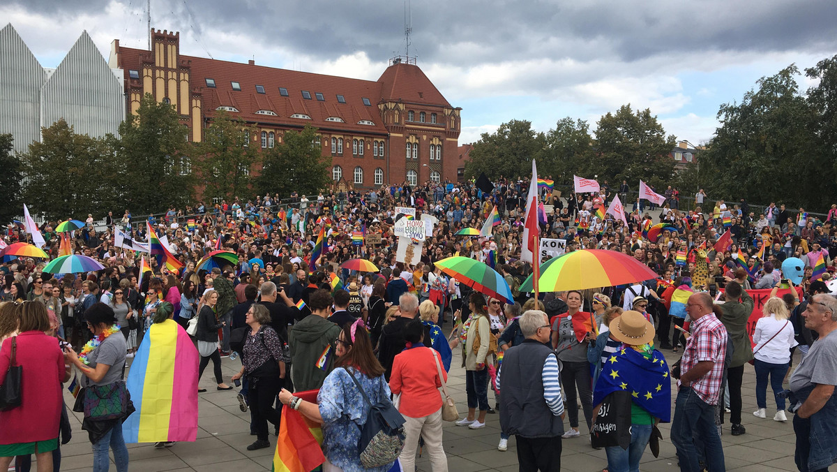 Szczecin: Atak na Marsz Równości. Policja zatrzymała kilkanaście osób 