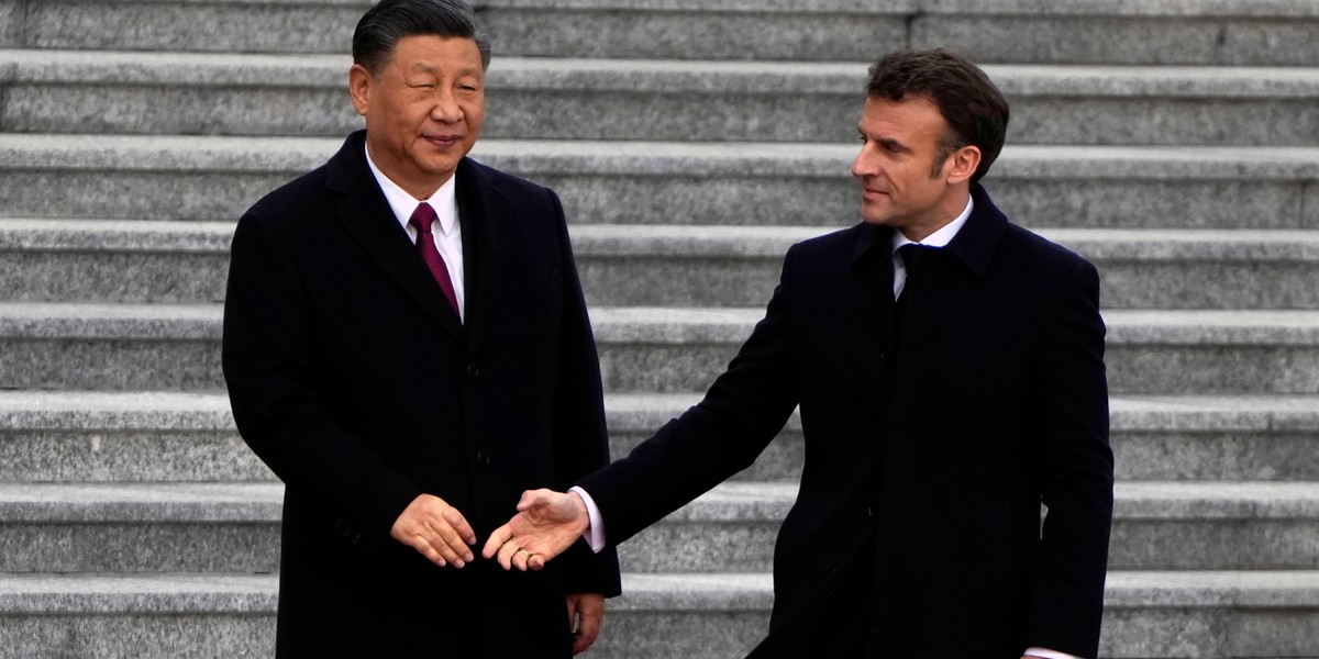 Prezydent Francji Emmanuel Macron i prezydent Chin Xi Jinpingowi, Chiny, 6 kwietnia 2023 r.