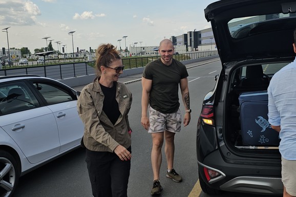 SNIMALA SE, PA SE SKINUO FILTER Naša pevačica doživela peh, evo šta svi komentarišu na mrežama (FOTO)