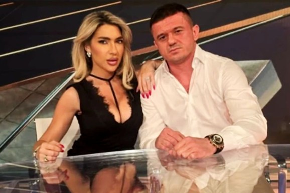 "TRENUTAK VEČNOSTI" Tigar objavio sliku sa Jovanom Jeremić: On u običnoj majici, a ona ful skockana: Drže se za ruke, sve pršti od emocija