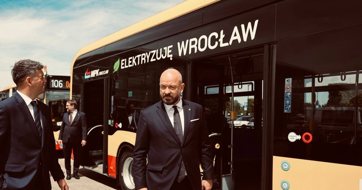 Coraz bliżej start elektrycznych autobusów na lotnisko