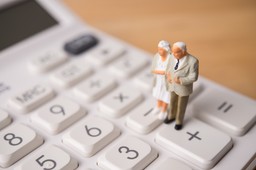 Czternasta emerytura trafi na konta szybciej. Dodatkowe 1558,81 zł jeszcze w sierpniu