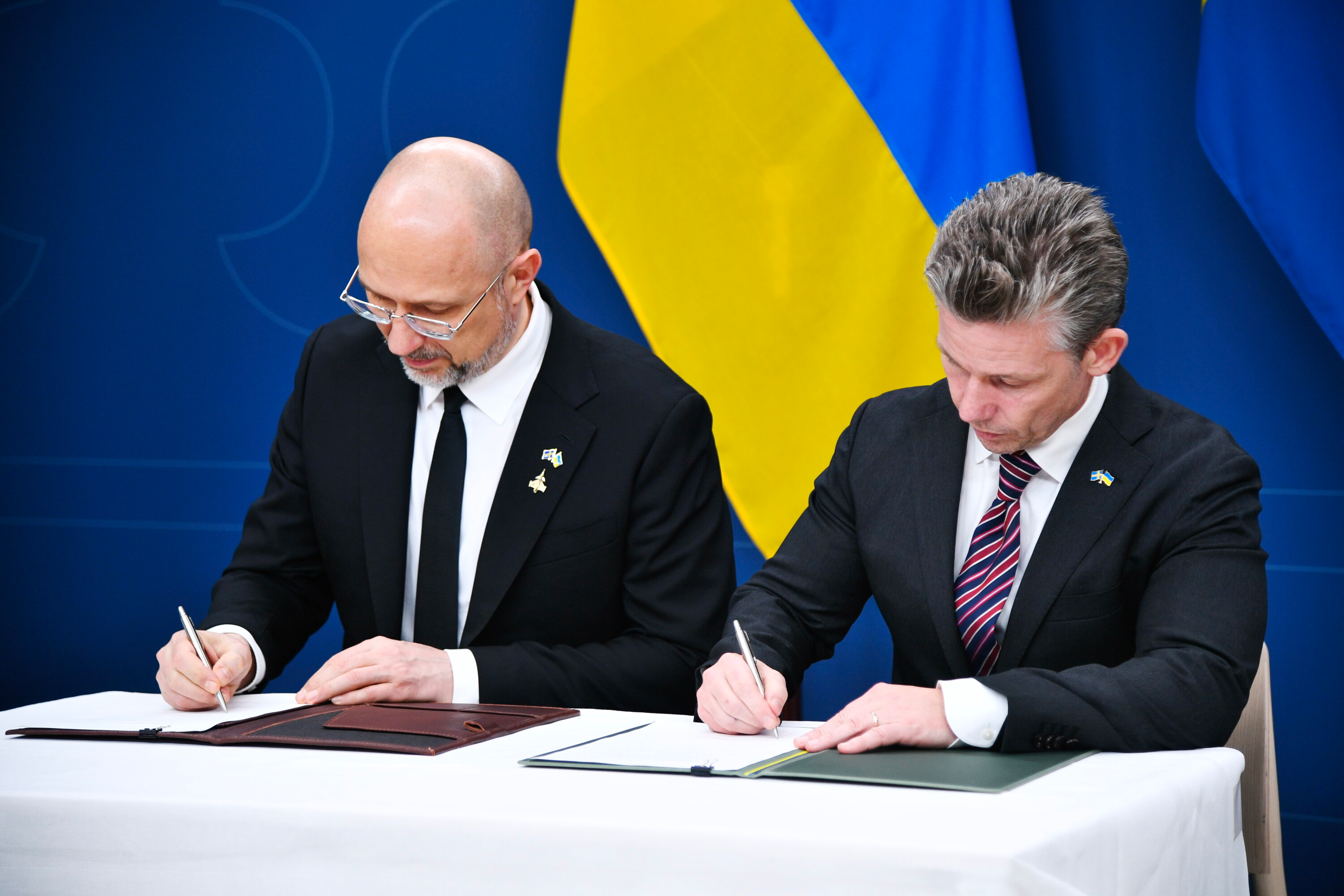 Szwecja wspiera Ukrainę: centrum dronów w Kijowie i 150 myśliwców Gripen