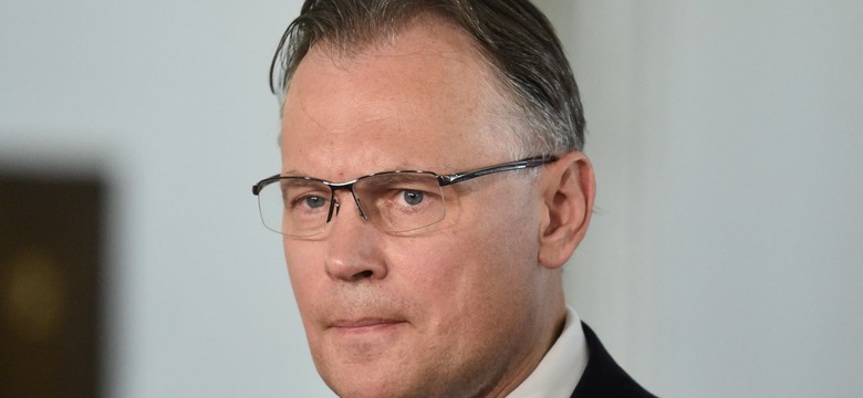 Macron podarował papieżowi książkę. Mularczyk: Będę rekomendował zapytanie ws. pochodzenia