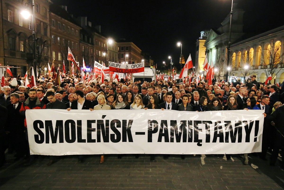 Wieczorny marsz w Warszawie