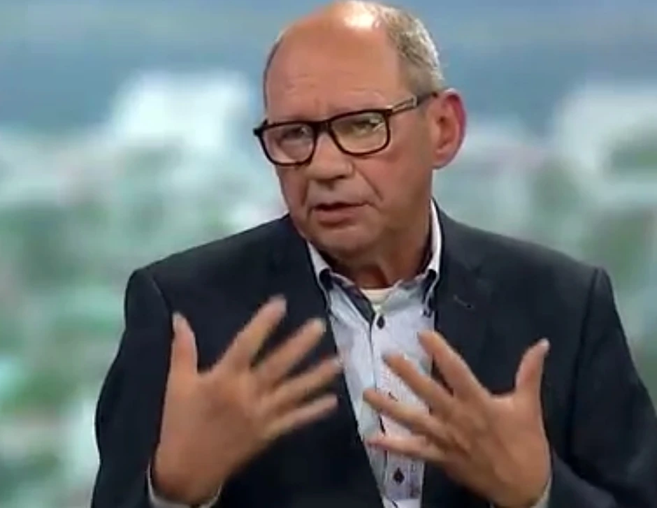 Albert Jonson, šef posmatračke misije ODIHR-a, kaže da 11 ljudi čine tim za dugoročno praćenje izbora u Srbiji 