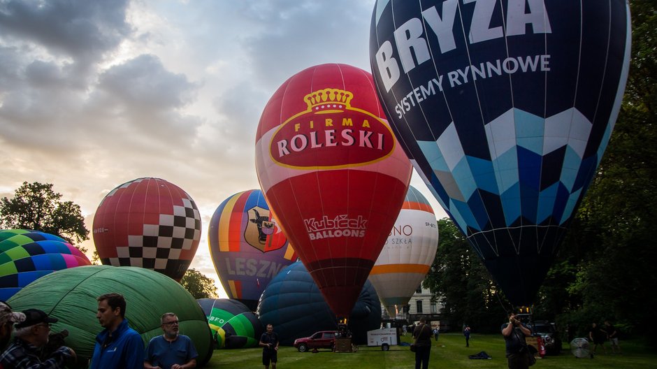 II Zawody Balonowe "In The Silesian Sky" - start balonów świtem z pszczyńskiego parku zamkowego - 25.06.2022 r. - autor: Andrzej Grynpeter