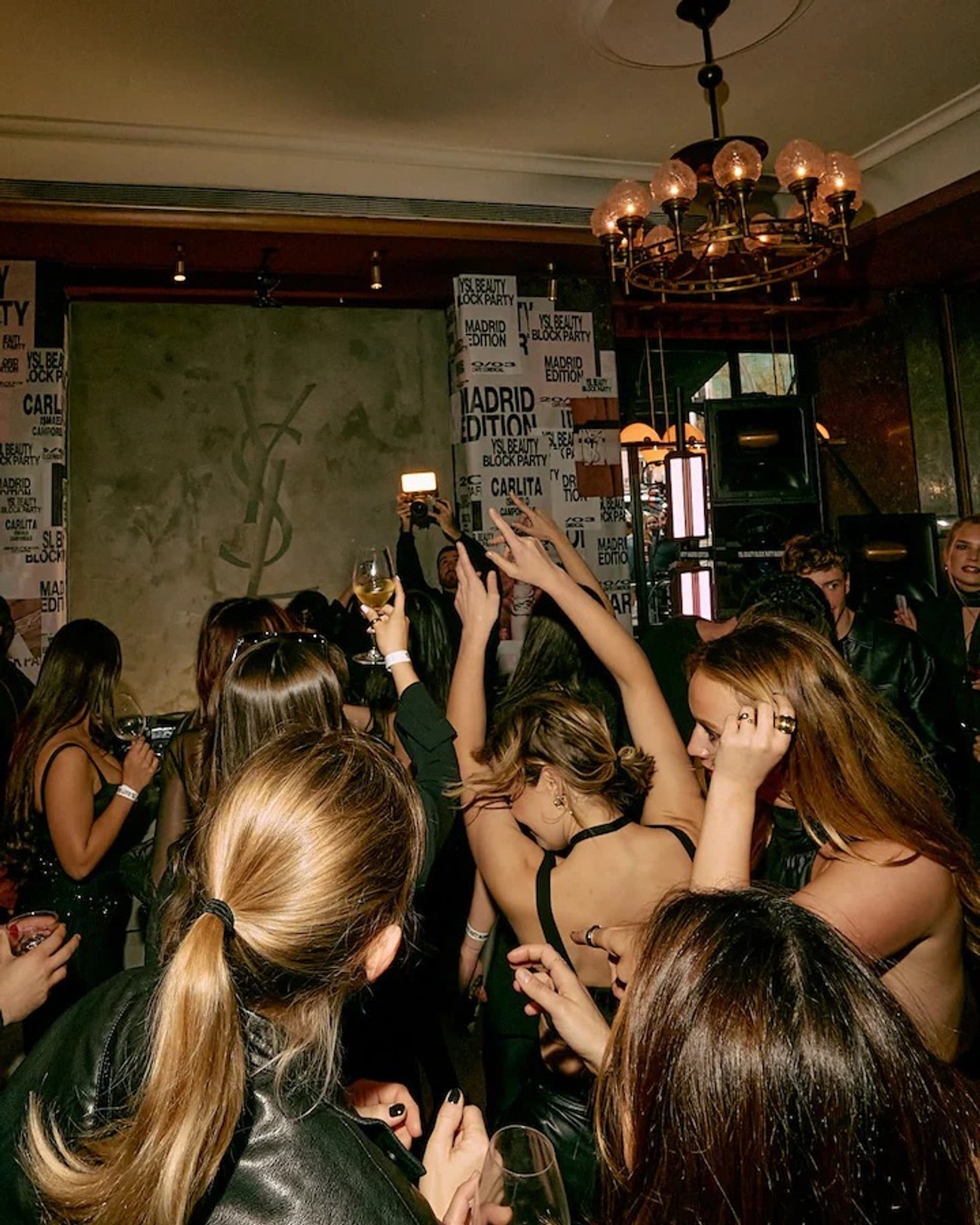 Ovaj madridski glam party pokazuje kako se menja noćni život generacije Z