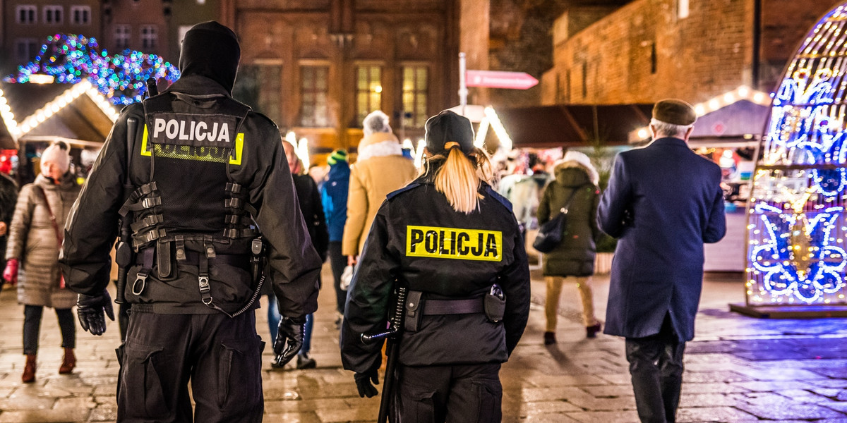 Rząd chce zatrzymać policjantów. Oferuje im specjalne dodatki