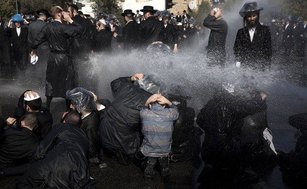 Izrael: Protest w Jerozolimie ortodoksyjnych Żydów przeciwko poborowi do wojska