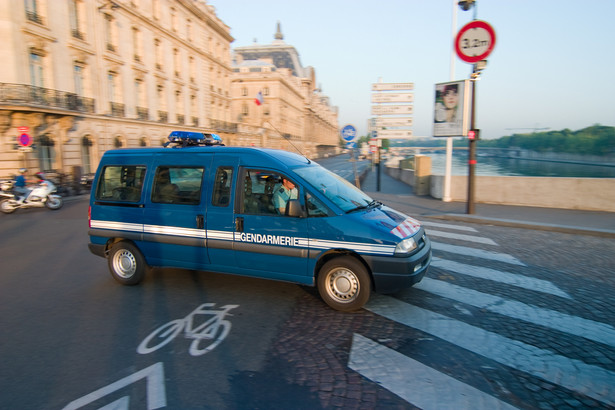 Policja będzie pilnować turystów w Paryżu