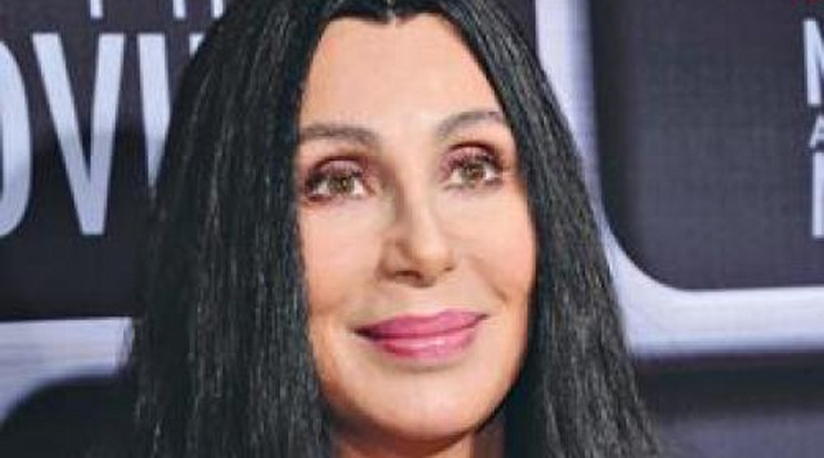 Cher 11 év után újra énekelt