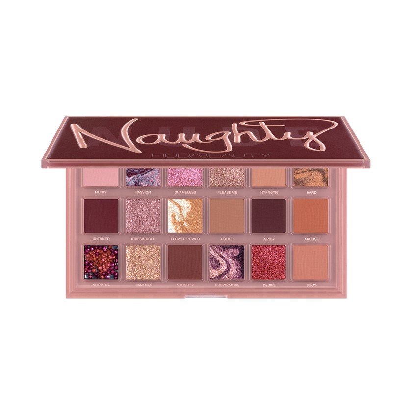 La palette d’ombres à paupières «Naughty» de Huda Beauty à 79,90 francs, via Manor, offre un beau choix de couleurs chatoyantes.