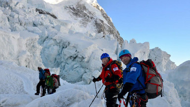 Piotr Cieszewski w podróży poślubnej zdobył szczyt Everestu