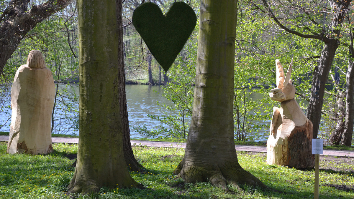 Niezwykły Park, Niezwykłe wydarzenie, Niezwykli goście - to wszystko czeka mieszkańców Lubniewic już w ostatni weekend czerwca podczas uroczystego otwarcia "Parku Miłości" im. dr Michaliny Wisłockiej. Pojawi się m.in., uznany na arenie międzynarodowej seksuolog, profesor Zbigniew Izdebski - informuje lubniewice.pl.