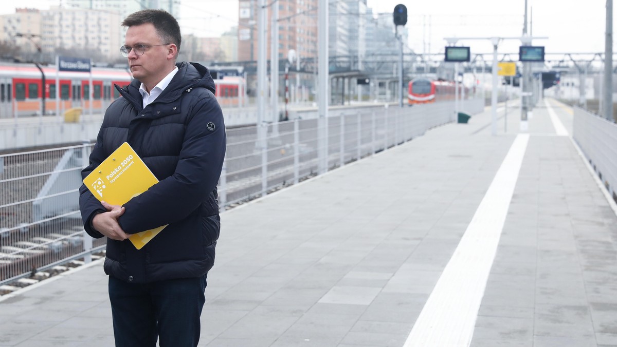 Szymon Hołownia zostanie z niczym? Na sejmowych korytarzach huczy od plotek